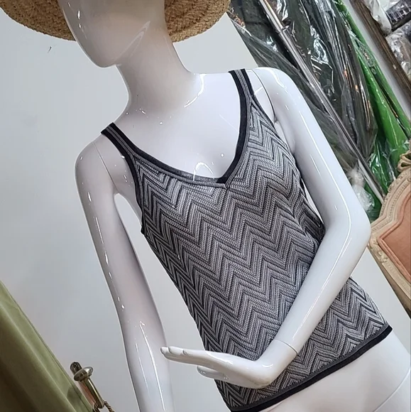 2PC Escada Ensemble - Picture 13 of 14